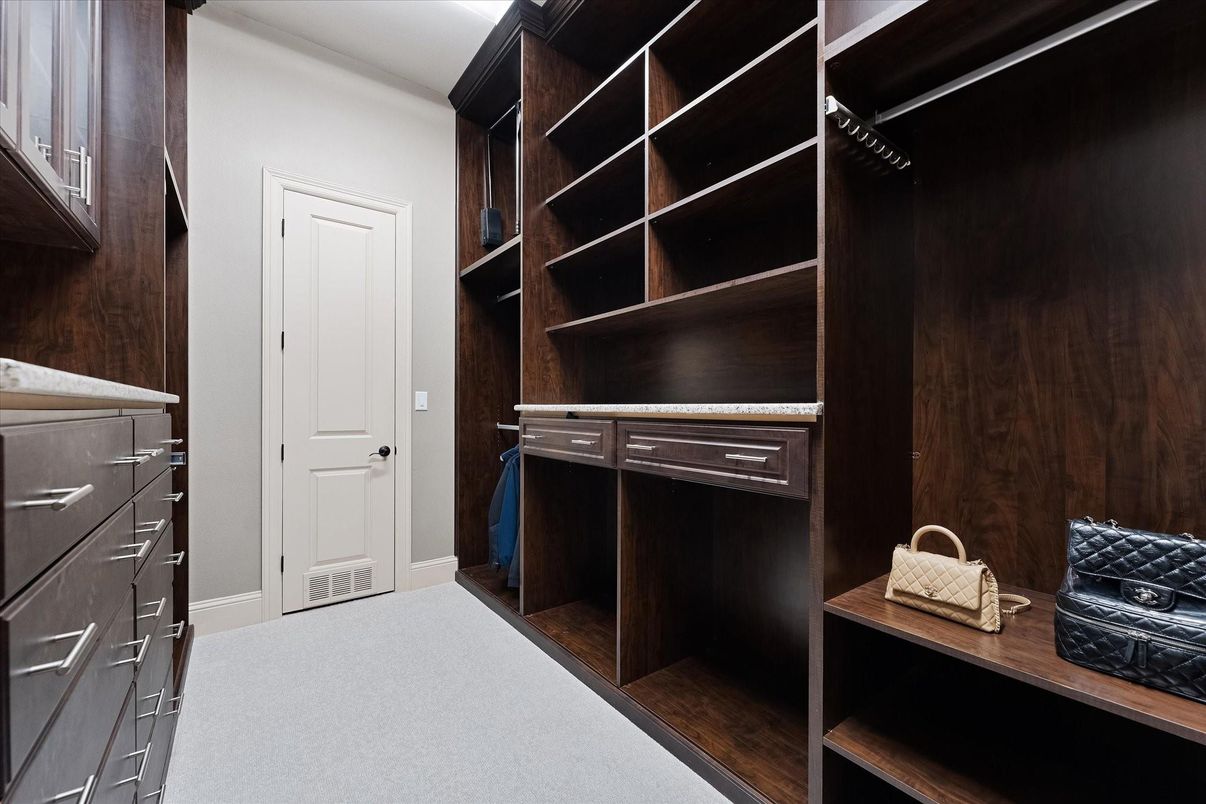 Interior, Walk-in Closets