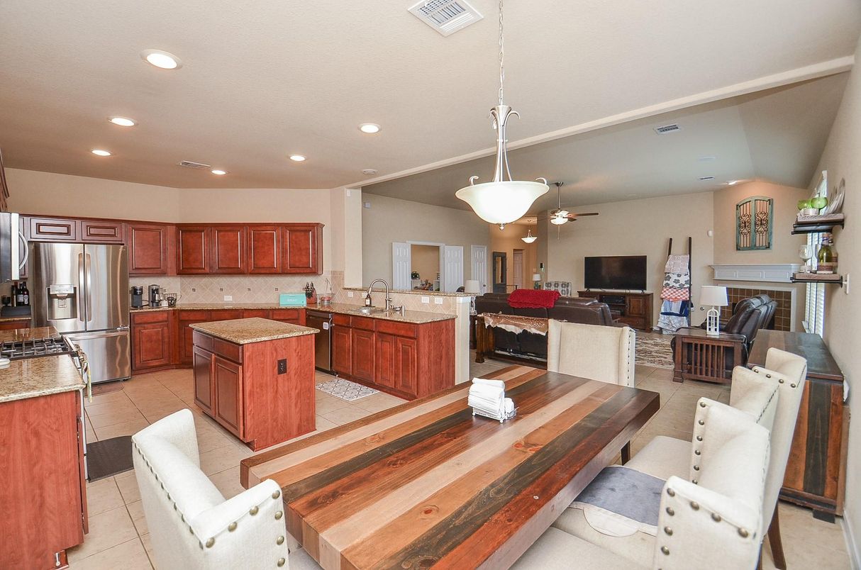 Interior, Kitchen, Living room, Recessed Lighting, Stainless Steel Appliances