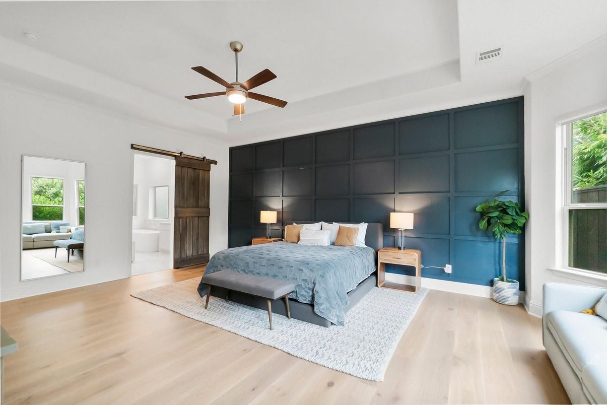 Interior, Recessed Lighting, Wood Texture Flooring