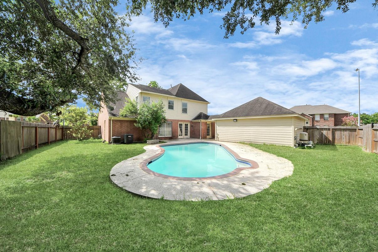 Backyard, Exterior, Pool