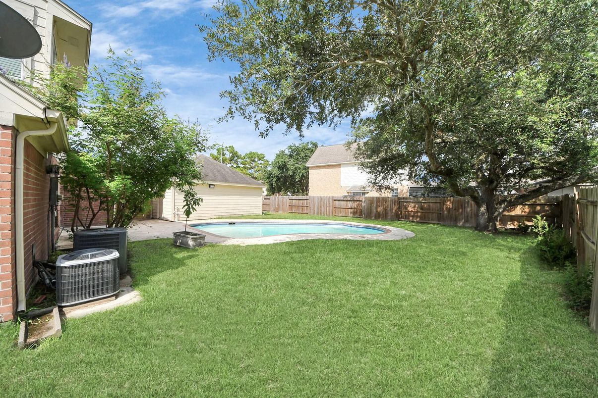 Backyard, Exterior, Pool