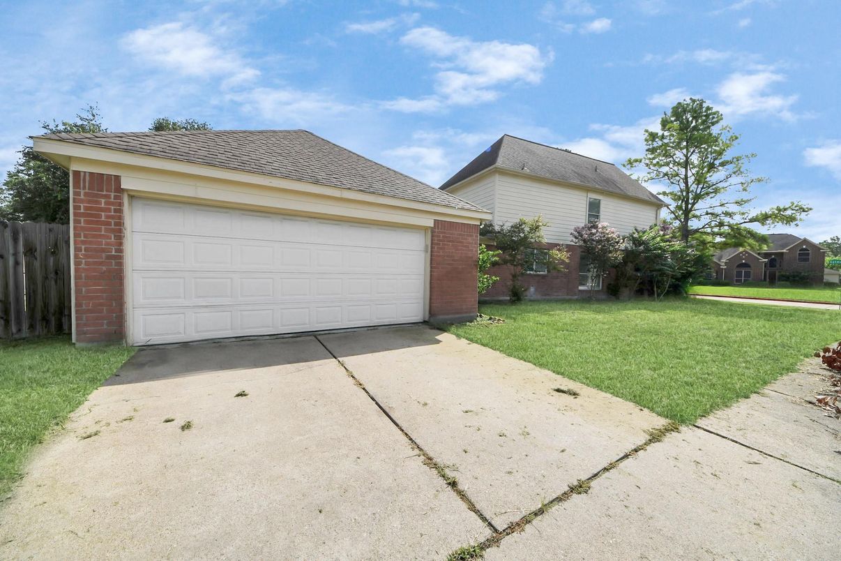 Backyard, Detached Garage, Exterior