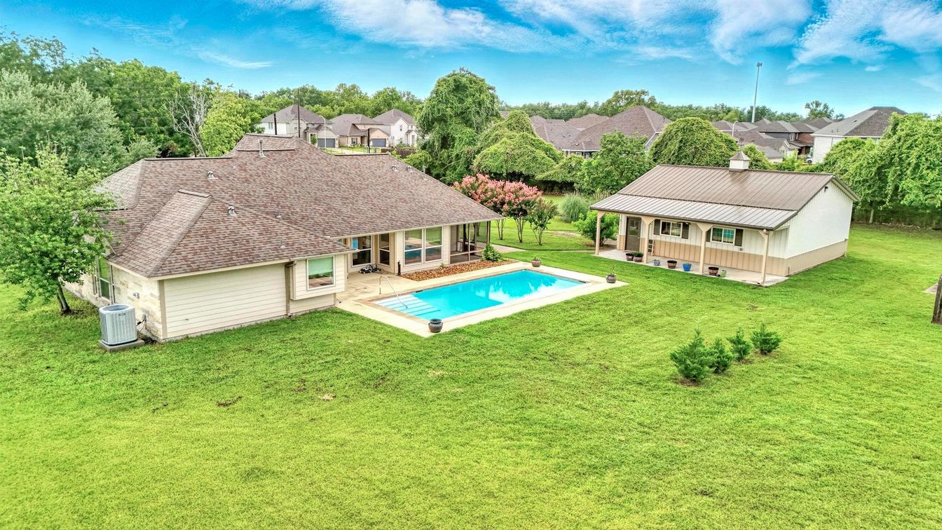 Backyard, Exterior, Pool