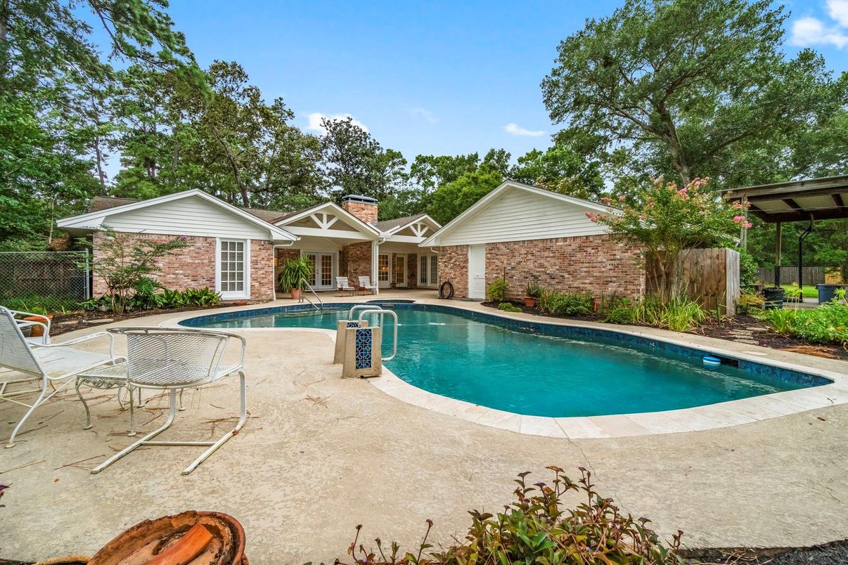 Exterior, Pool