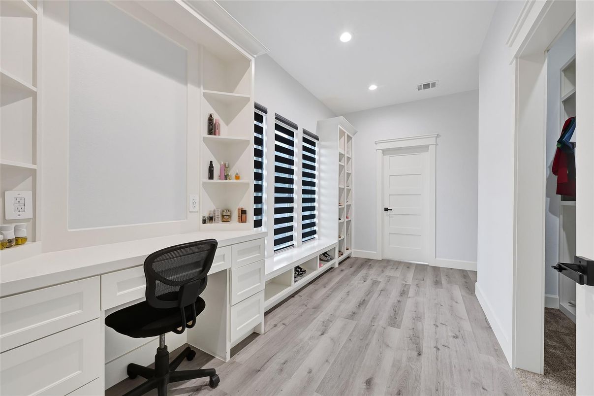 Home Office, Interior, Recessed Lighting, Wood Texture Flooring