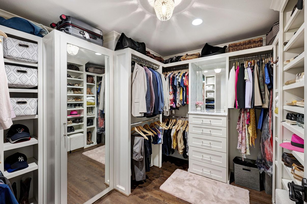 Interior, Recessed Lighting, Walk-in Closets, Wood Texture Flooring