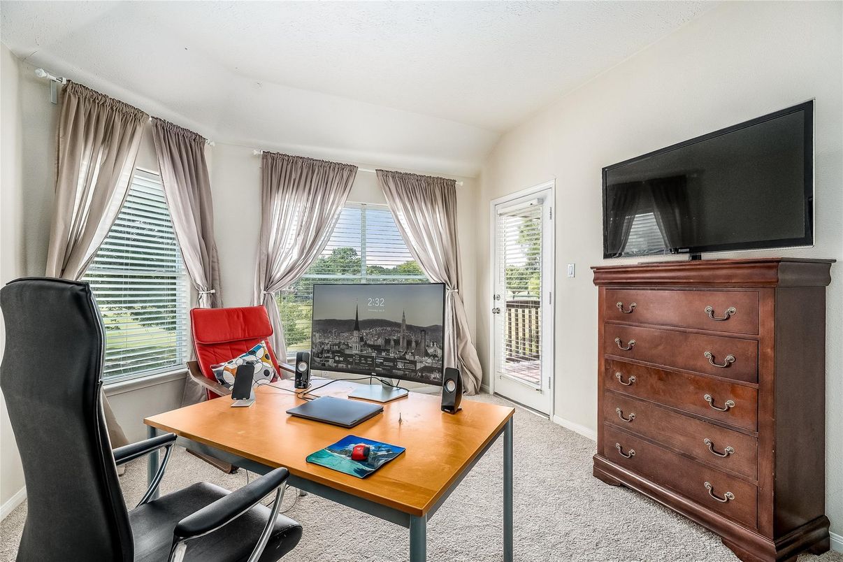 Home Office, Interior