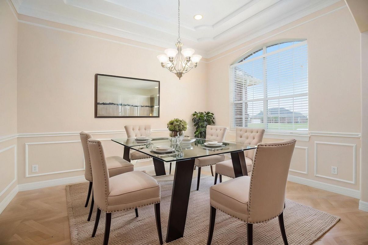 Chandelier, Dining room, Interior, Recessed Lighting, Wood Texture Flooring