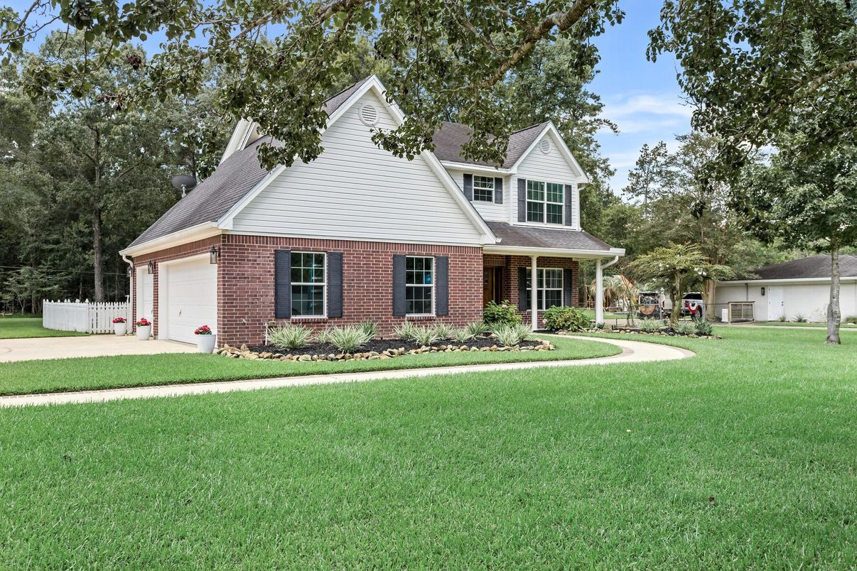 Attached, Backyard, Exterior, Facade, Brick Facade, Farmhouse