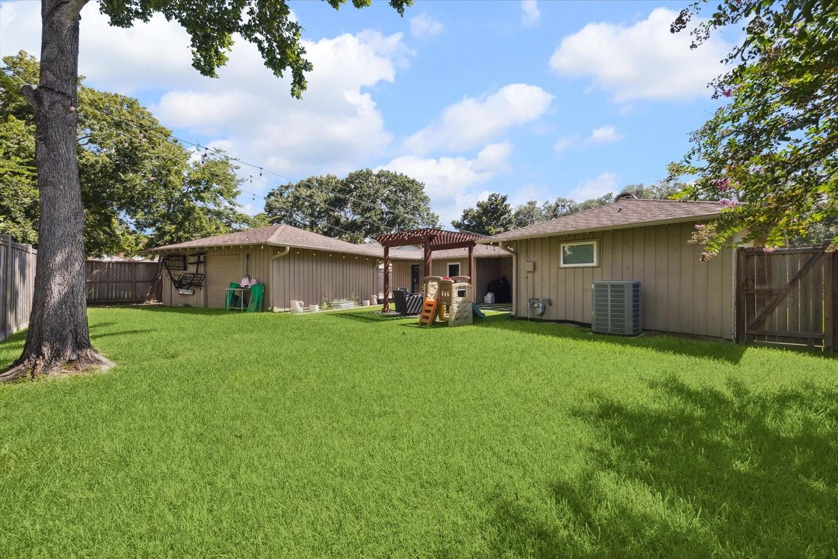 Backyard, Exterior, Playground