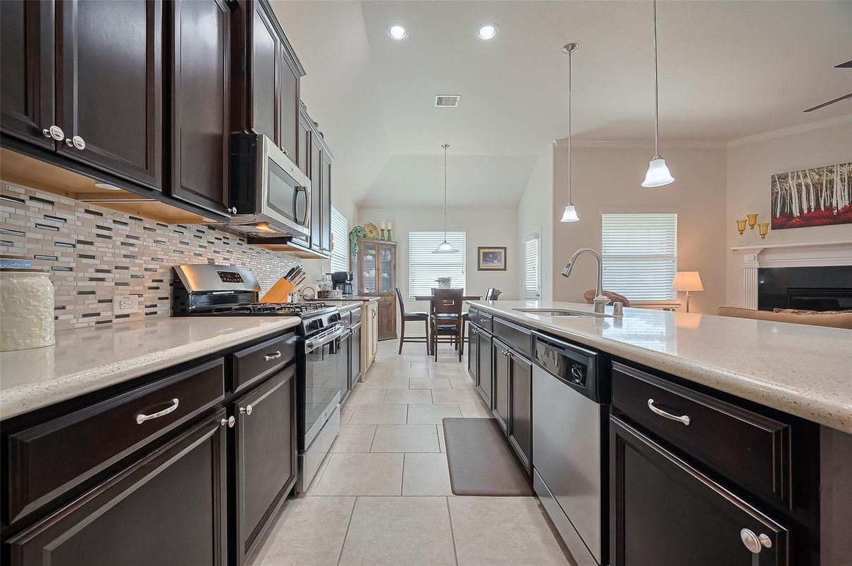 Dining room, Interior, Kitchen, Pendant Lights, Recessed Lighting