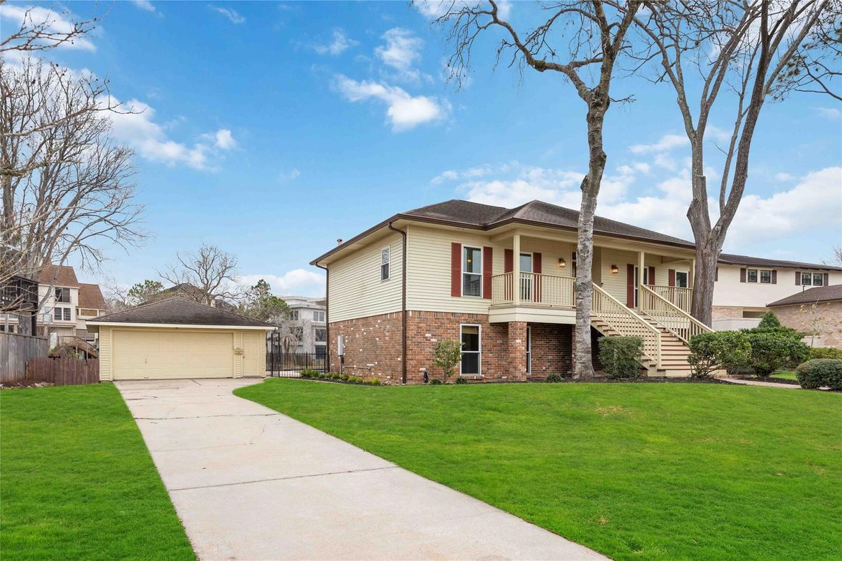 Backyard, Detached Garage, Exterior