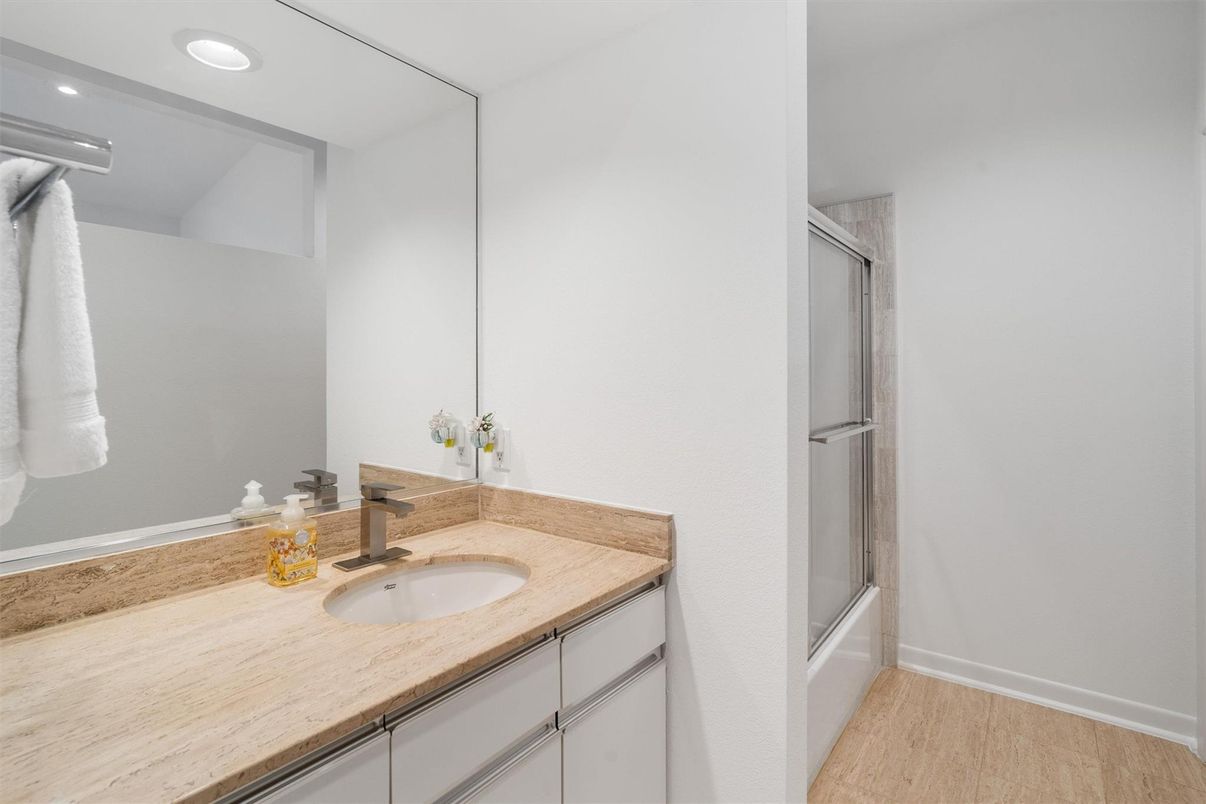 Bathroom, Interior, Recessed Lighting, Wood Texture Flooring