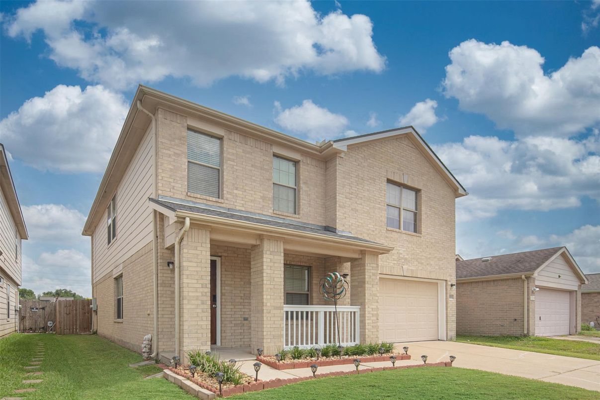 Attached, Exterior, Facade, Brick Facade, Rowhouse