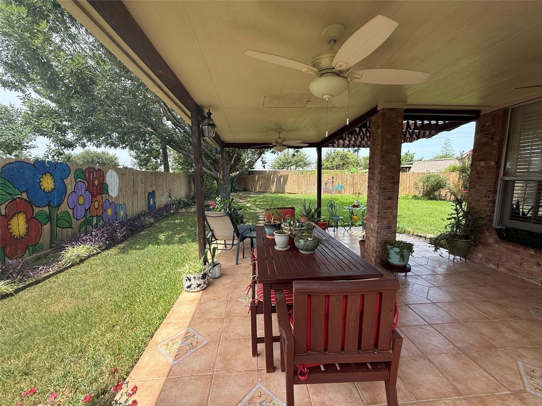 Backyard, Exterior