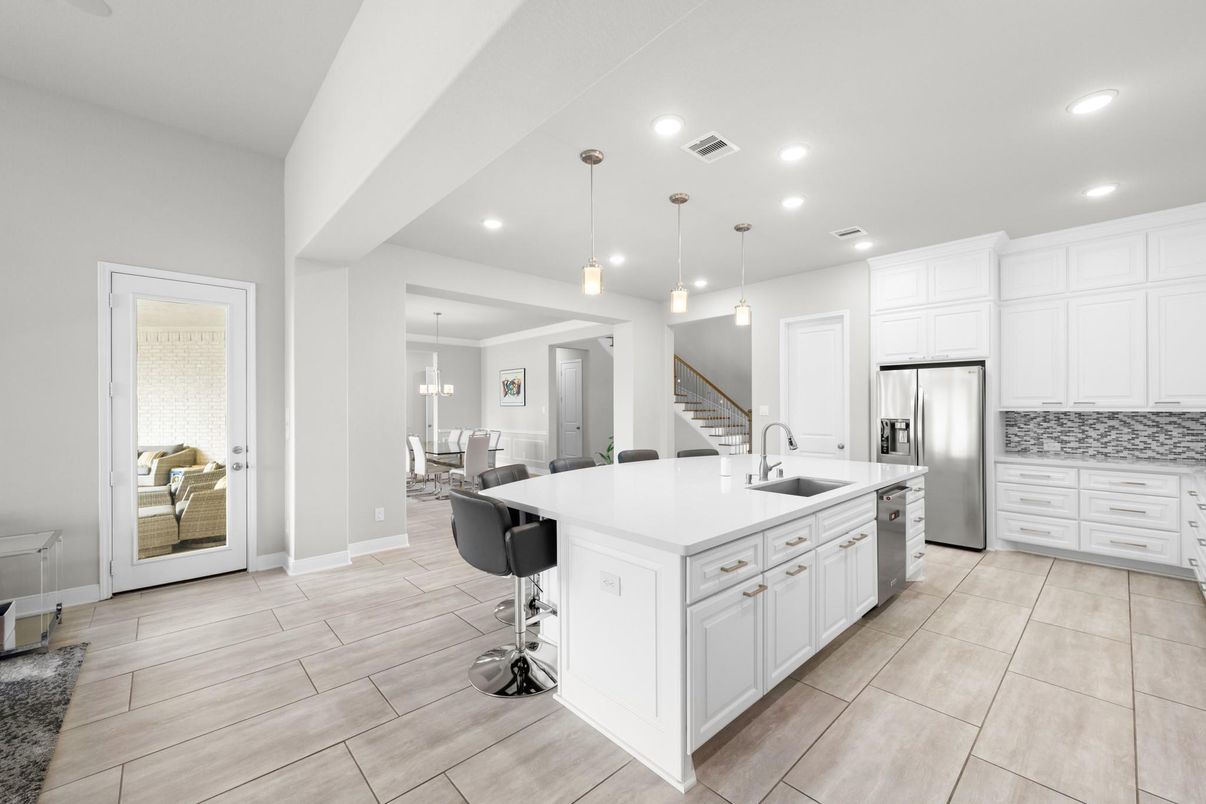 Dining room, Interior, Kitchen, Pendant Lights, Recessed Lighting, Stainless Steel Appliances