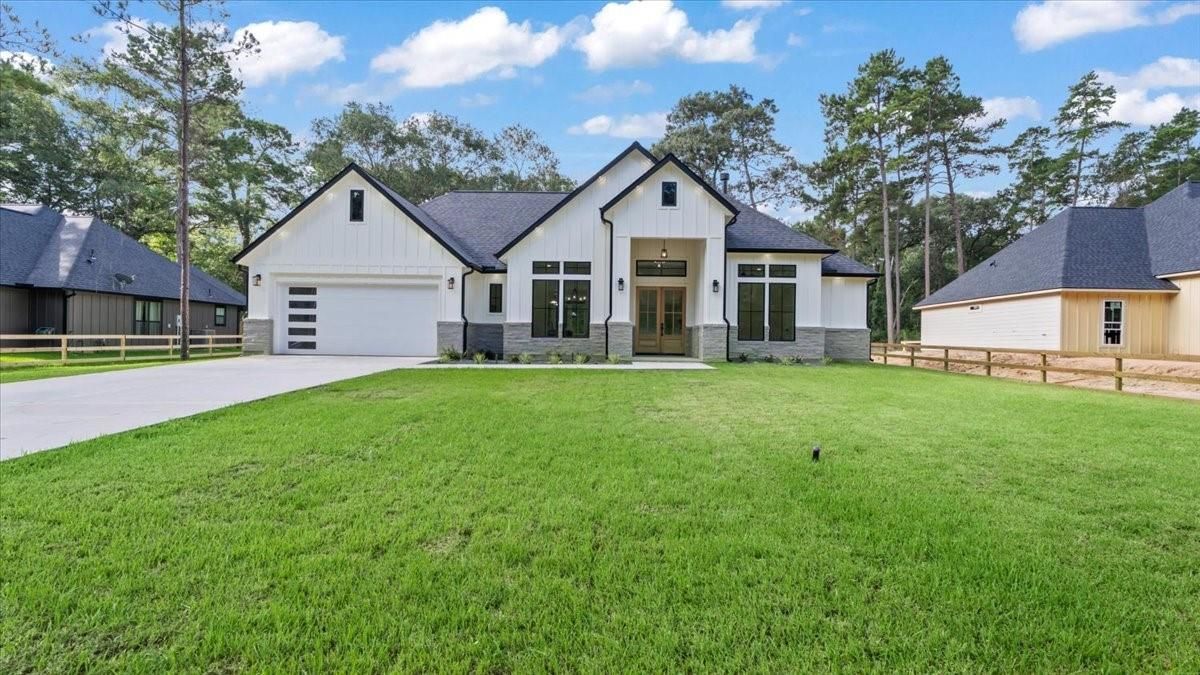 Attached, Backyard, Exterior, Facade, Farmhouse