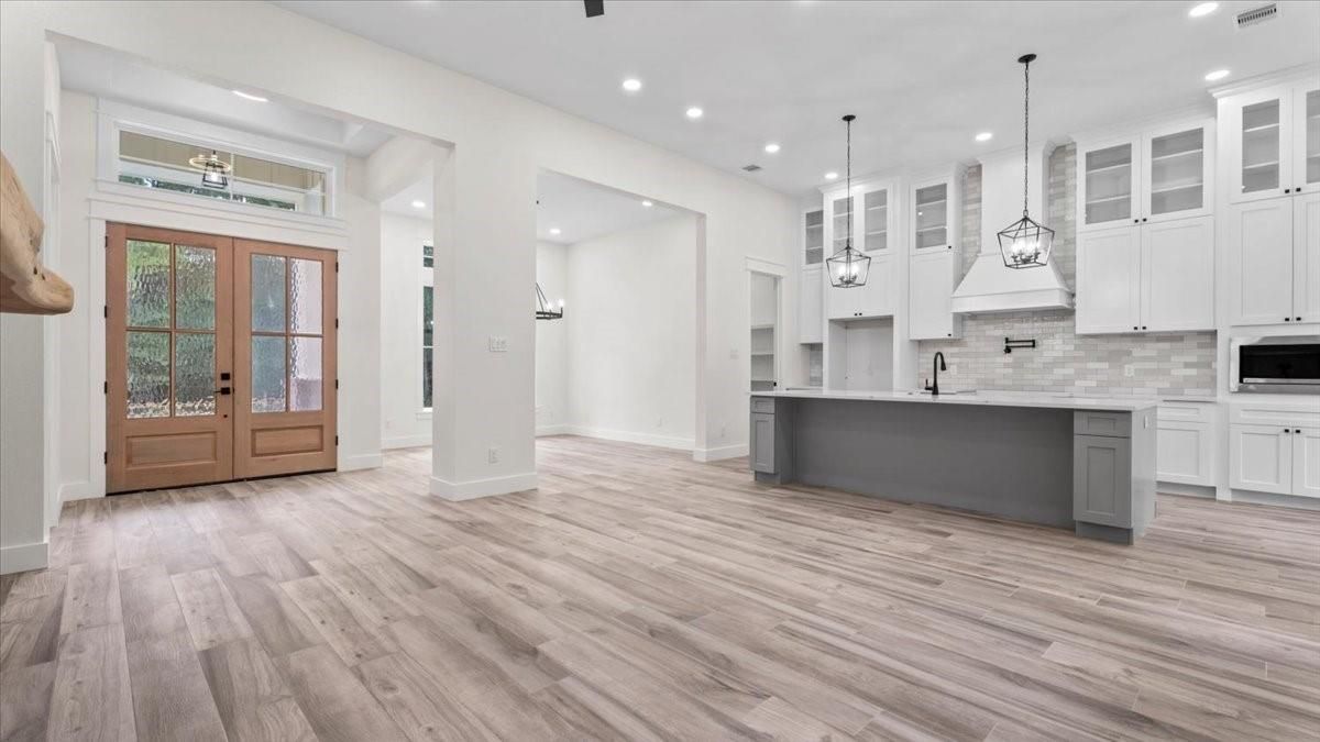 Interior, Kitchen, Pendant Lights, Recessed Lighting, Wood Texture Flooring
