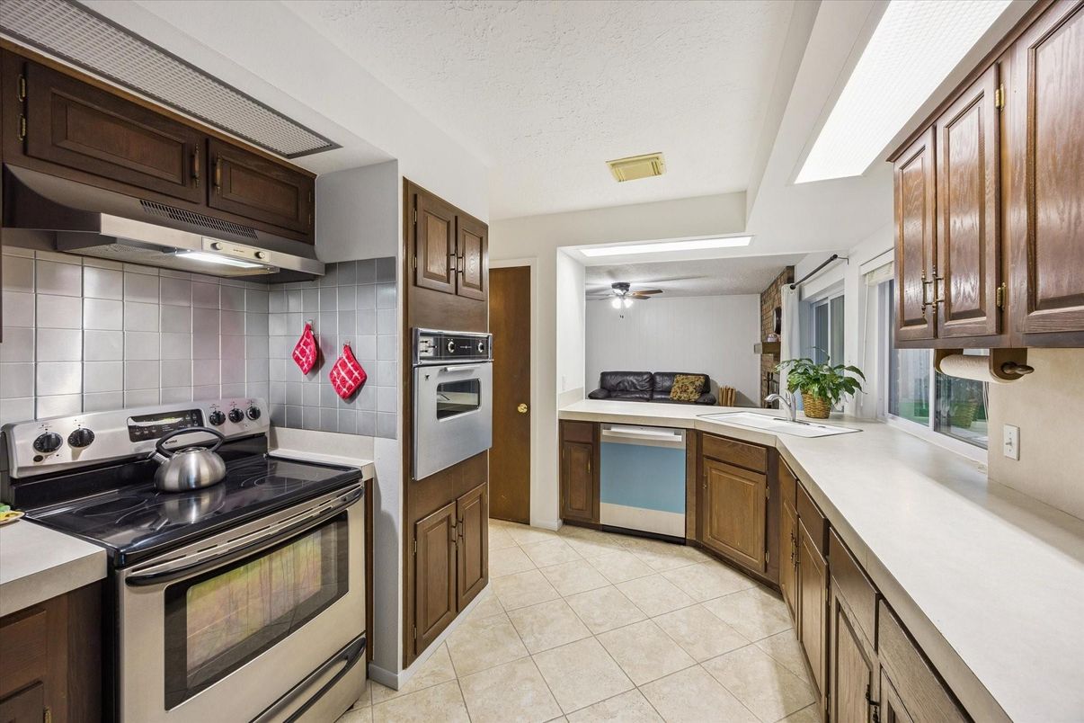 Interior, Kitchen, Stainless Steel Appliances