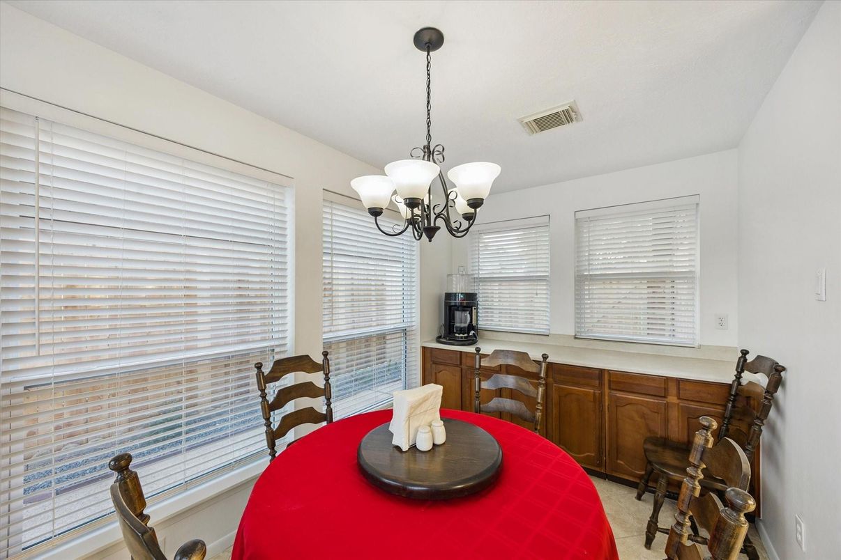 Chandelier, Dining room, Interior