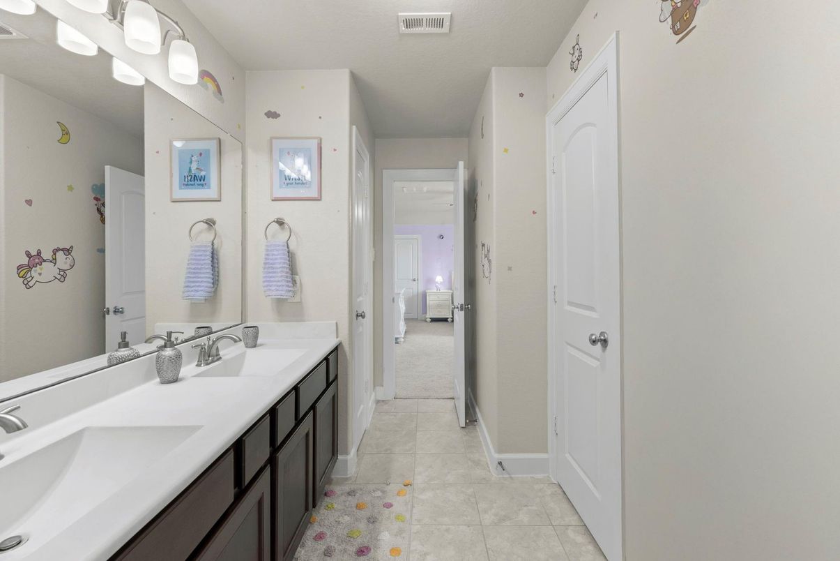 Bathroom, Dual Sink Vanities, Interior