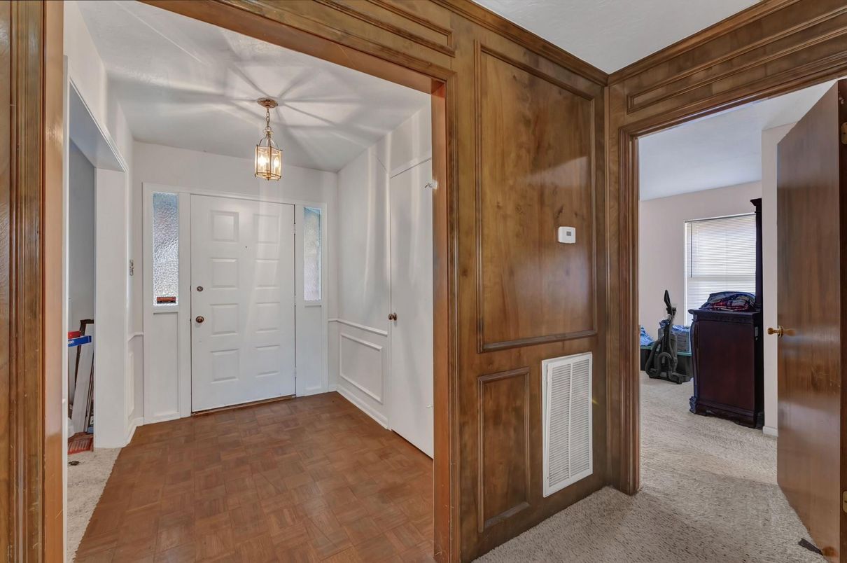 Interior, Pendant Lights, Wood Texture Flooring, Wooden Walls