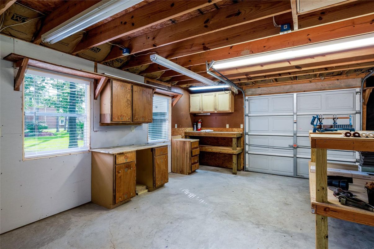 Garage, Interior, Wooden Beams, Wooden Ceilings