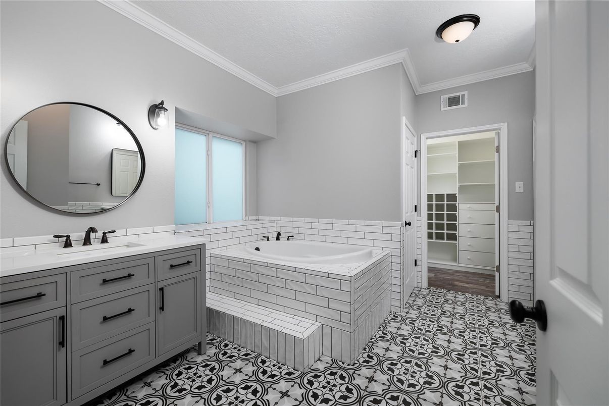 Bathroom, Dual Sink Vanities, Interior, Wood Texture Flooring