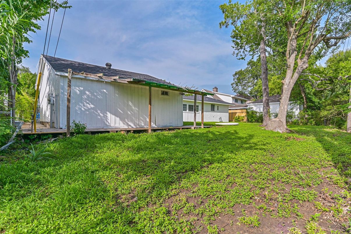 Backyard, Exterior