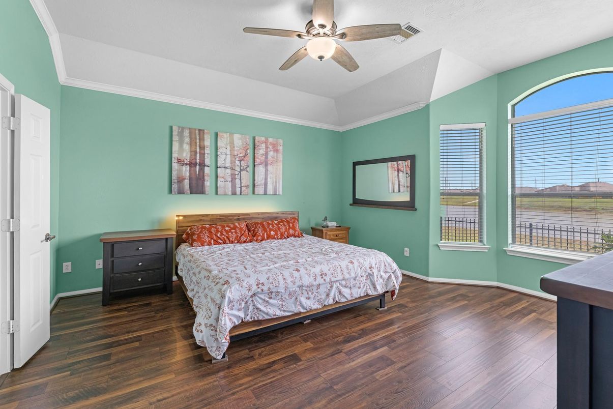 Bedroom, Interior, Water, Wood Texture Flooring