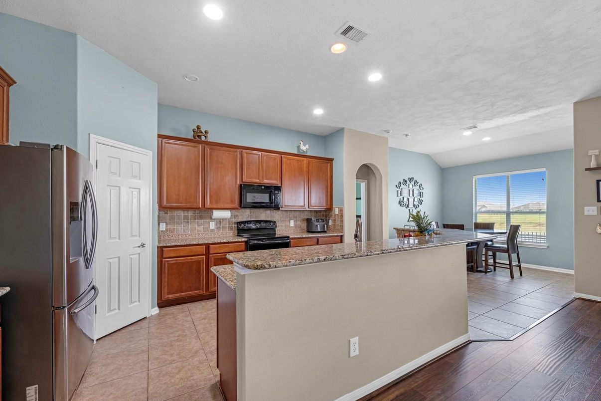 Dining room, Interior, Kitchen, Recessed Lighting, Wood Texture Flooring