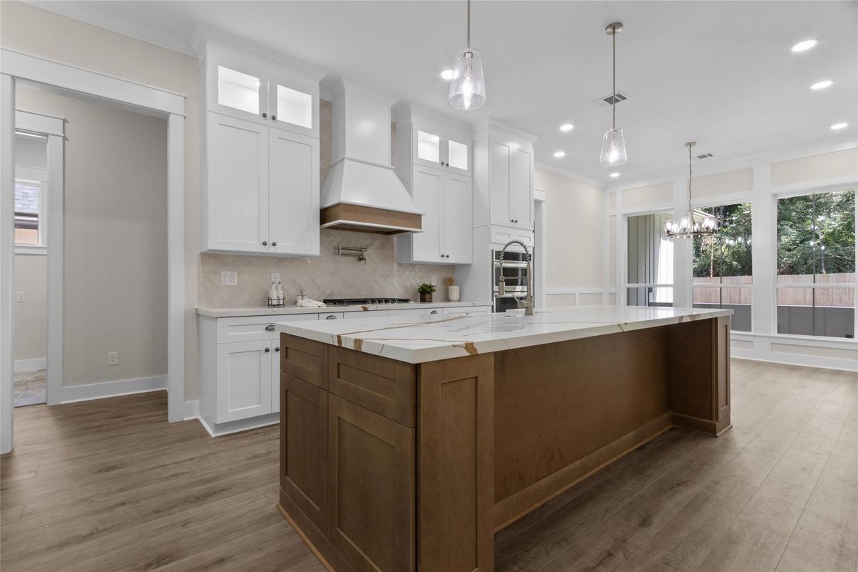 Interior, Kitchen, Pendant Lights, Recessed Lighting, Wood Texture Flooring