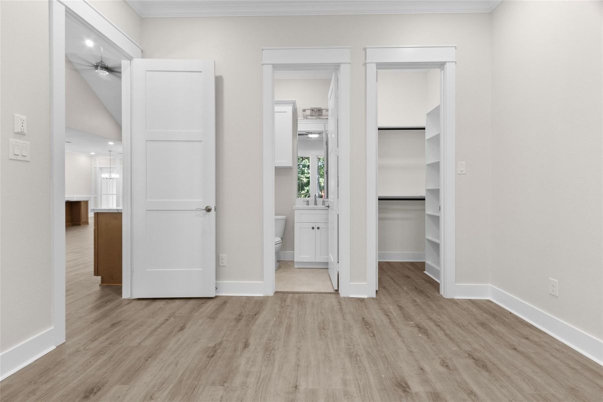 Interior, Recessed Lighting, Wood Texture Flooring