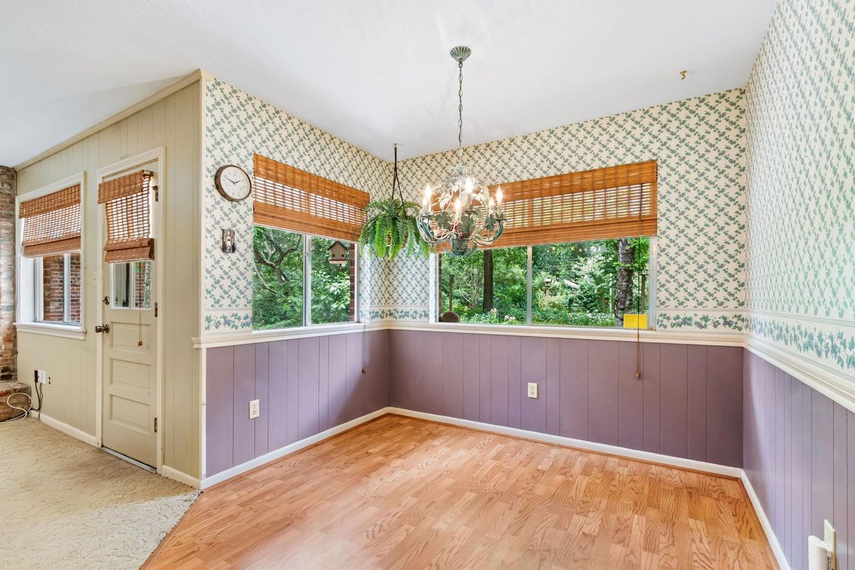 Chandelier, Empty room, Interior, Wood Texture Flooring