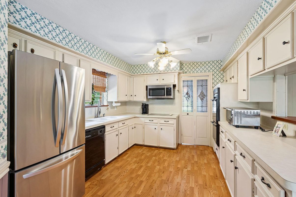 Interior, Kitchen, Stainless Steel Appliances, Wood Texture Flooring