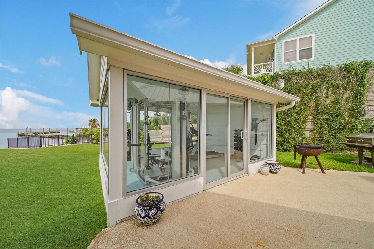 Backyard, Exterior