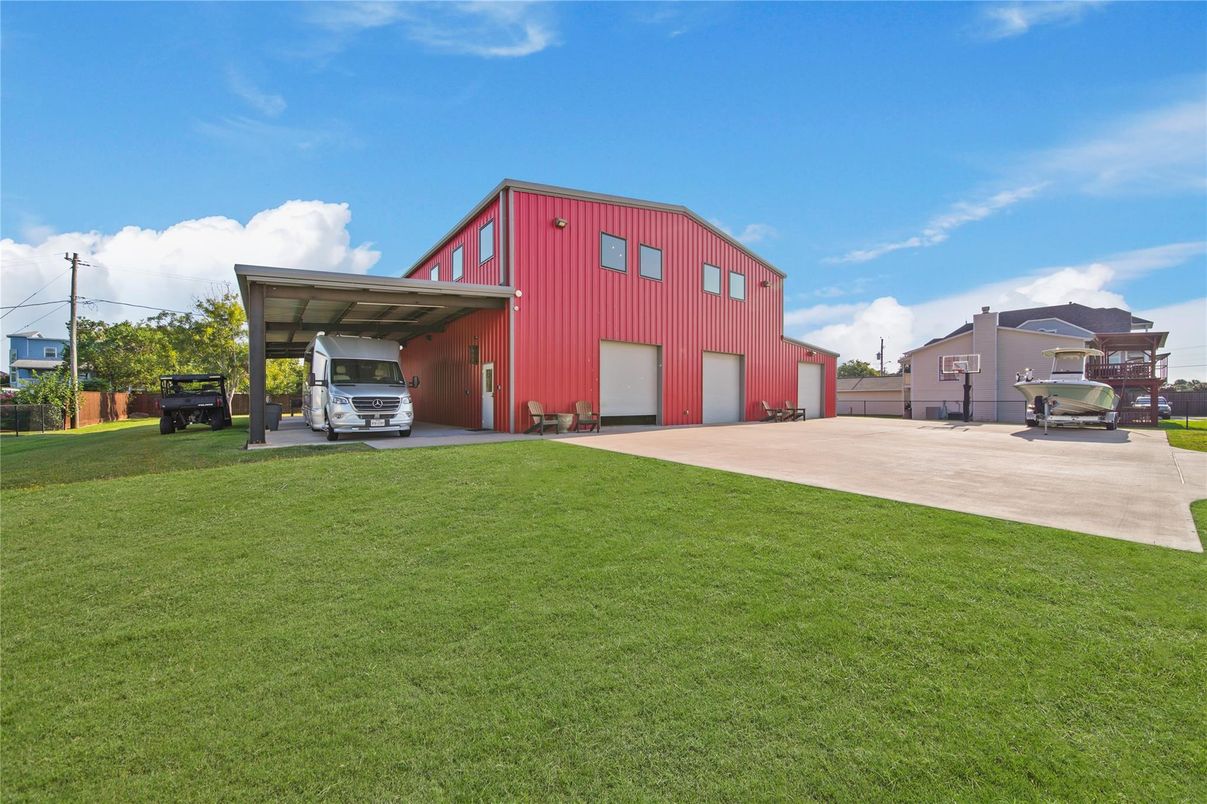 Backyard, Exterior