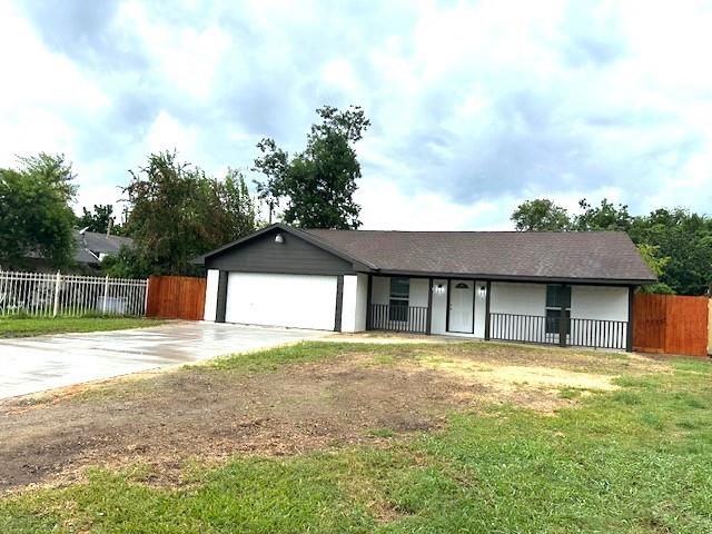 Attached, Backyard, Detached Garage, Exterior, Facade, Ranch