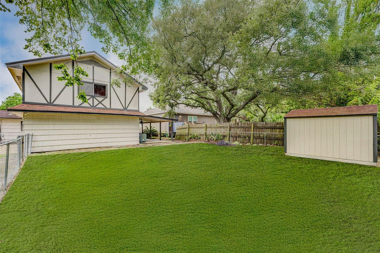Backyard, Exterior