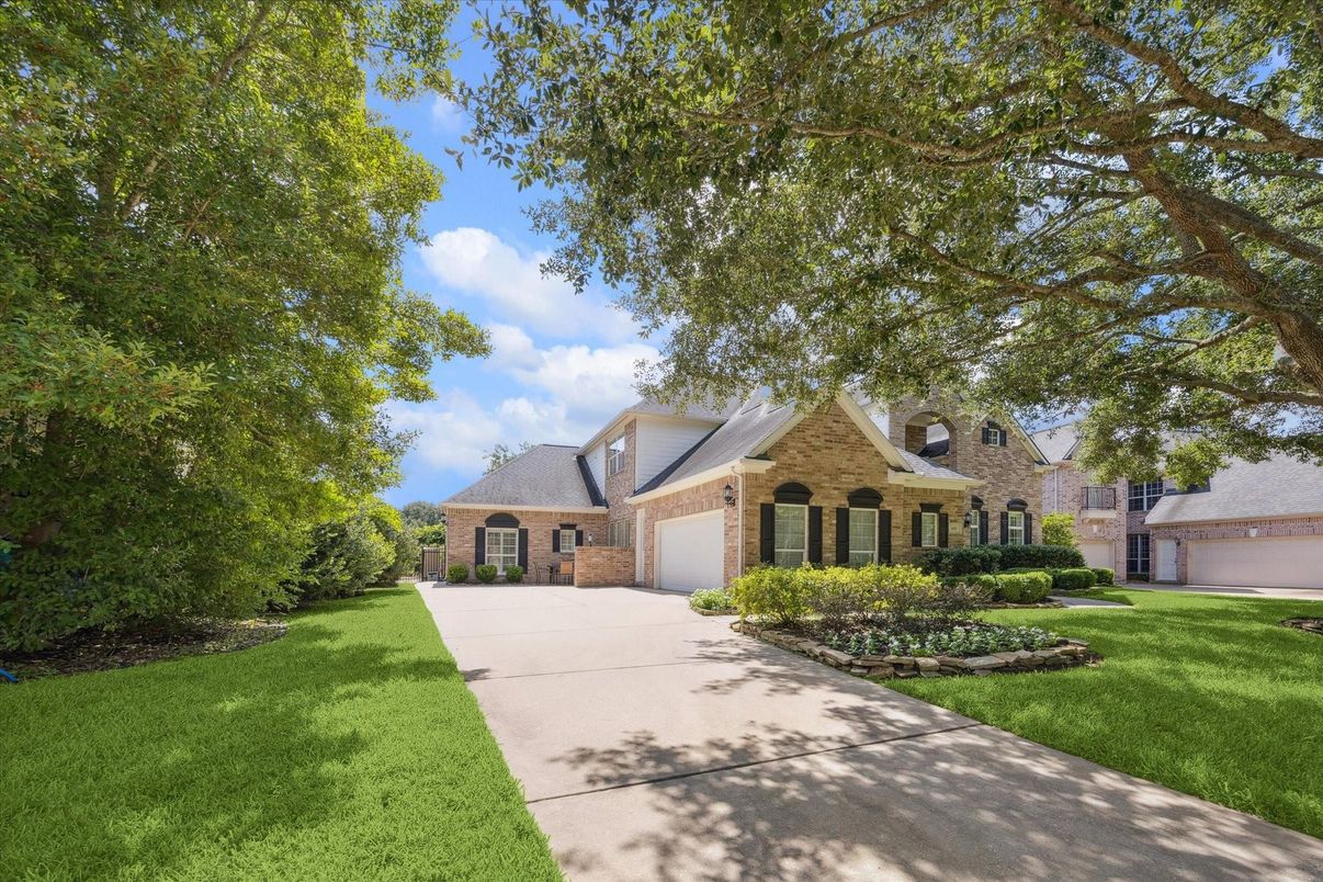 Attached, Exterior, Facade, Brick Facade, French Provincial
