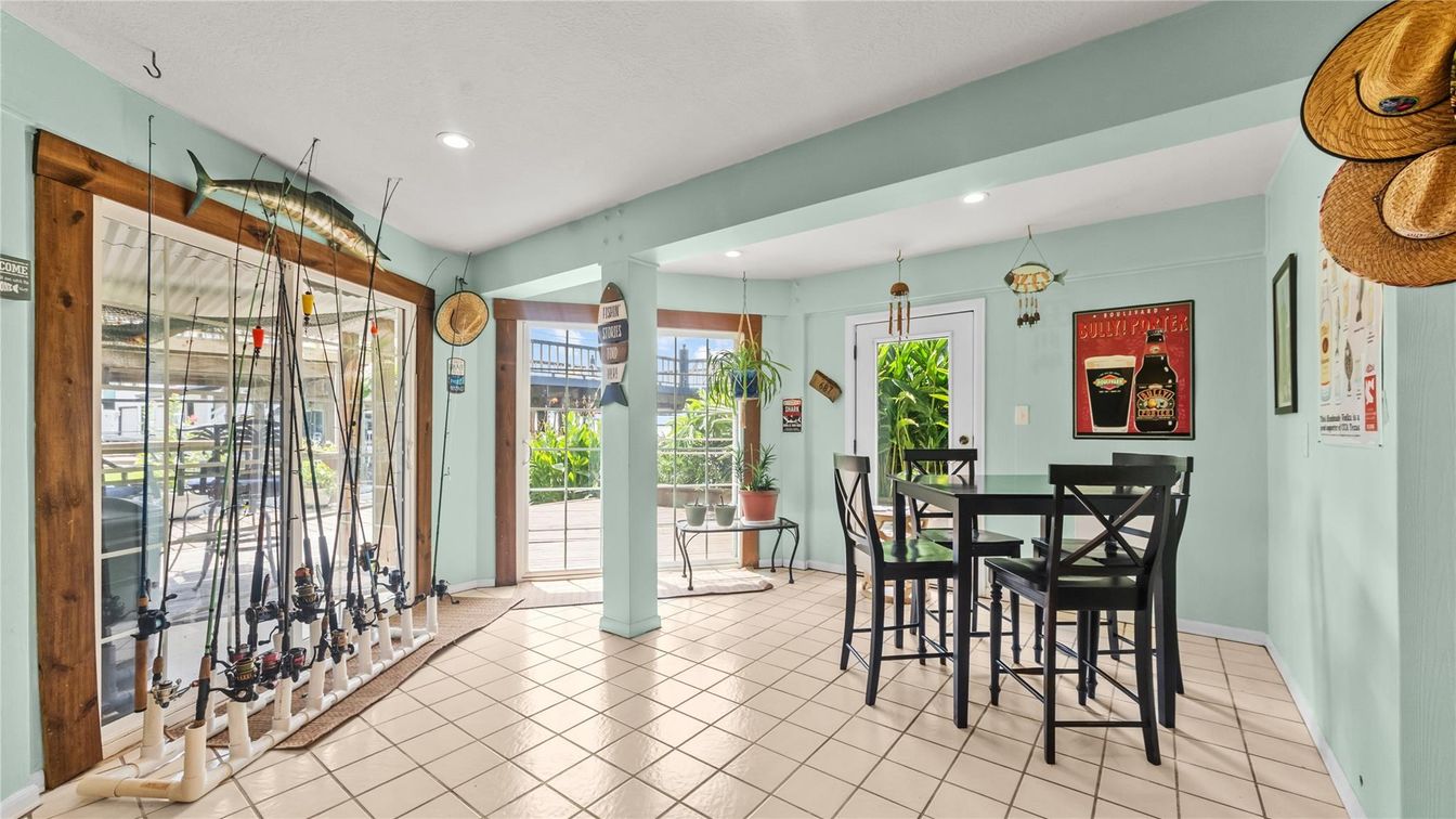 Dining room, Interior, Recessed Lighting