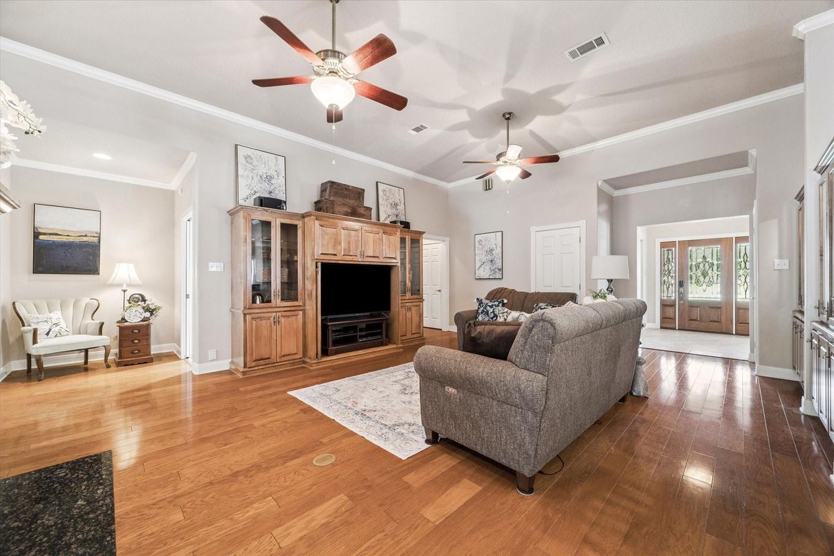 Interior, Living room, Recessed Lighting, Wood Texture Flooring