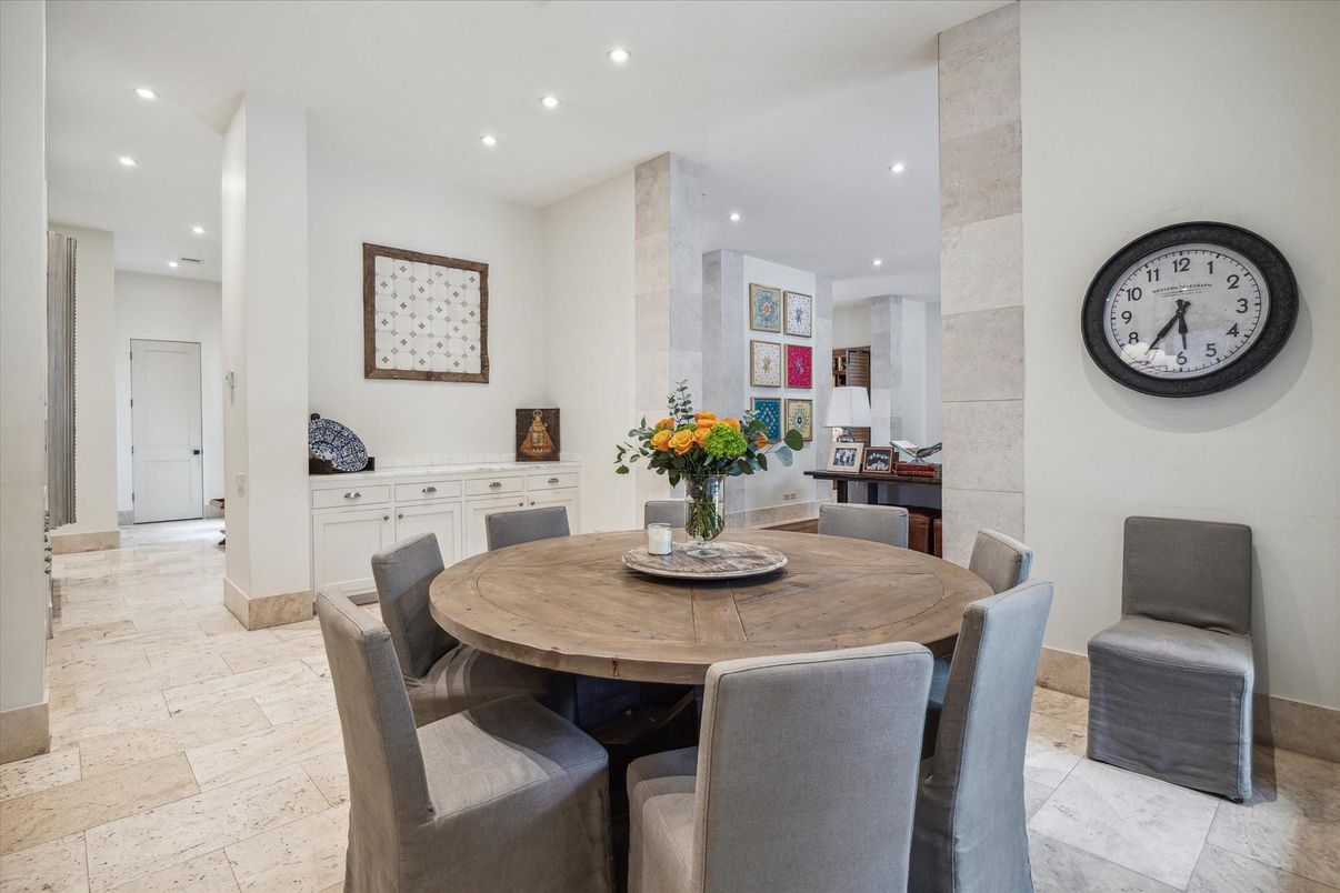 Dining room, Interior, Recessed Lighting