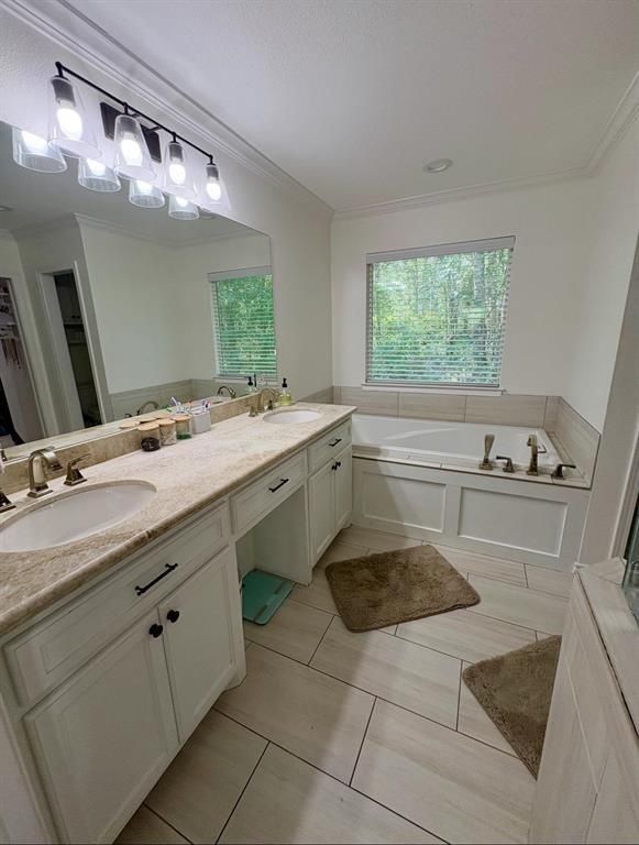 Bathroom, Dual Sink Vanities, Interior