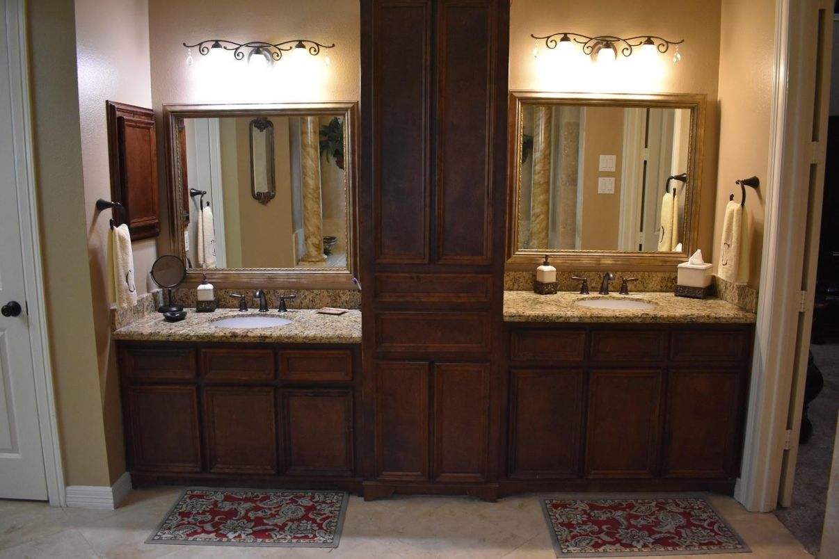 Bathroom, Dual Sink Vanities, Interior