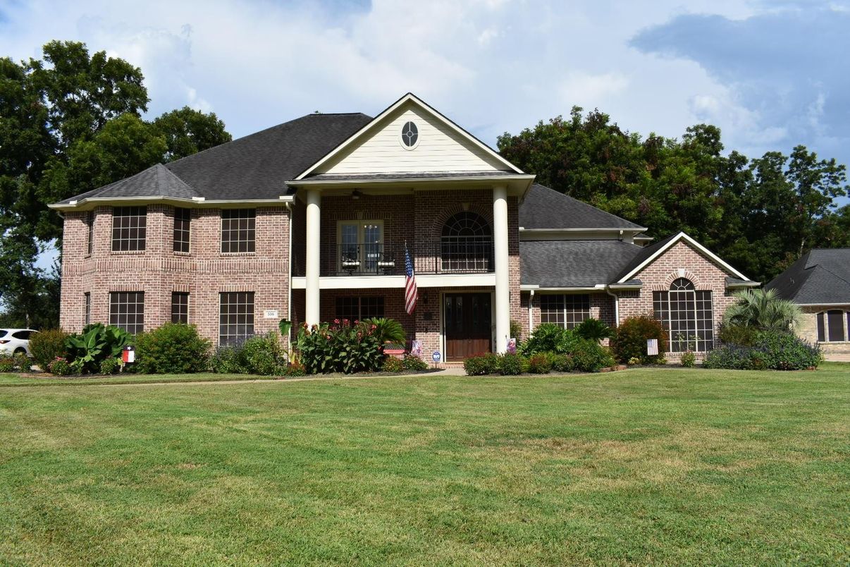 Exterior, Facade, Brick Facade, Brick Traditional