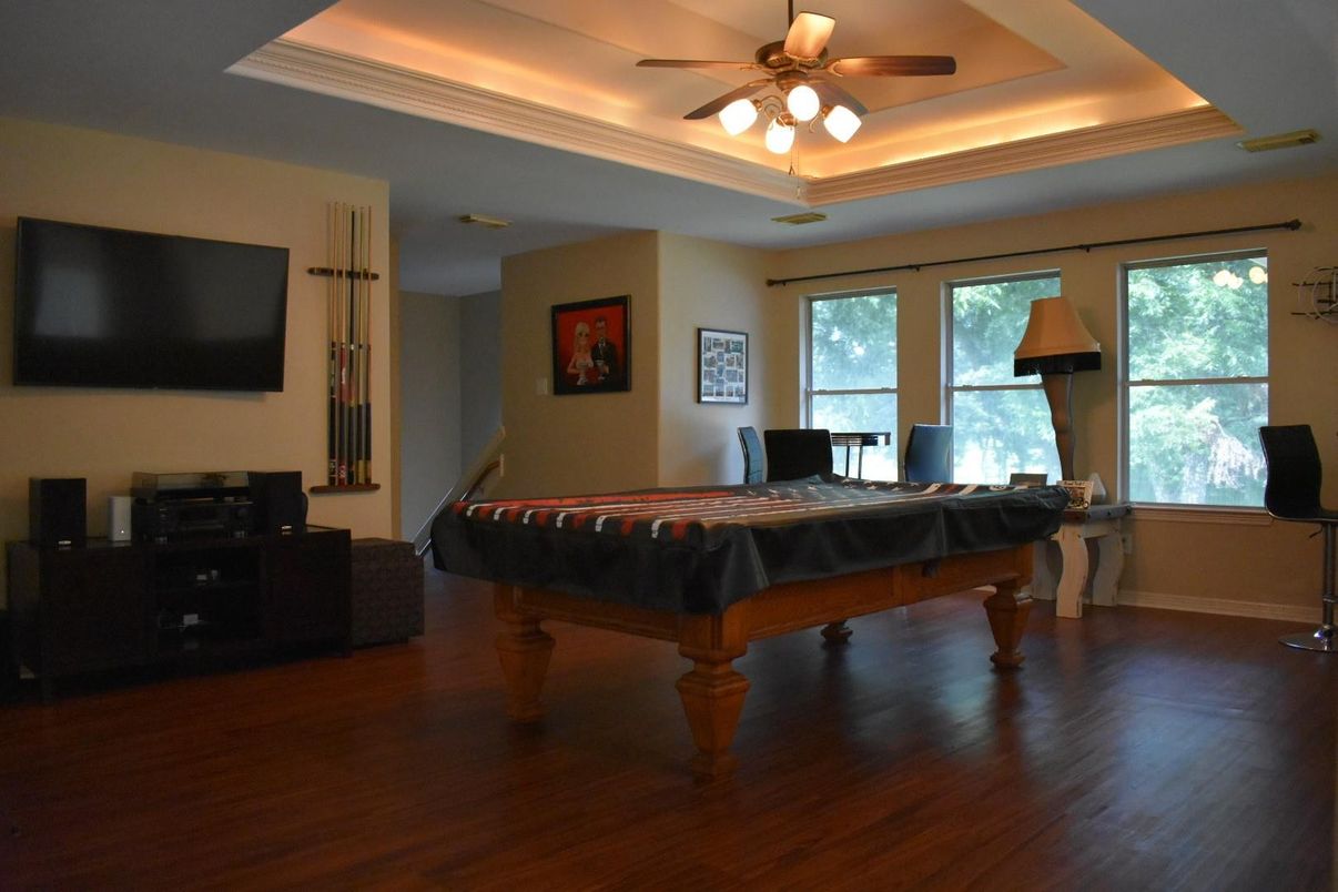 Billiard Table, Game Room, Interior, Wood Texture Flooring