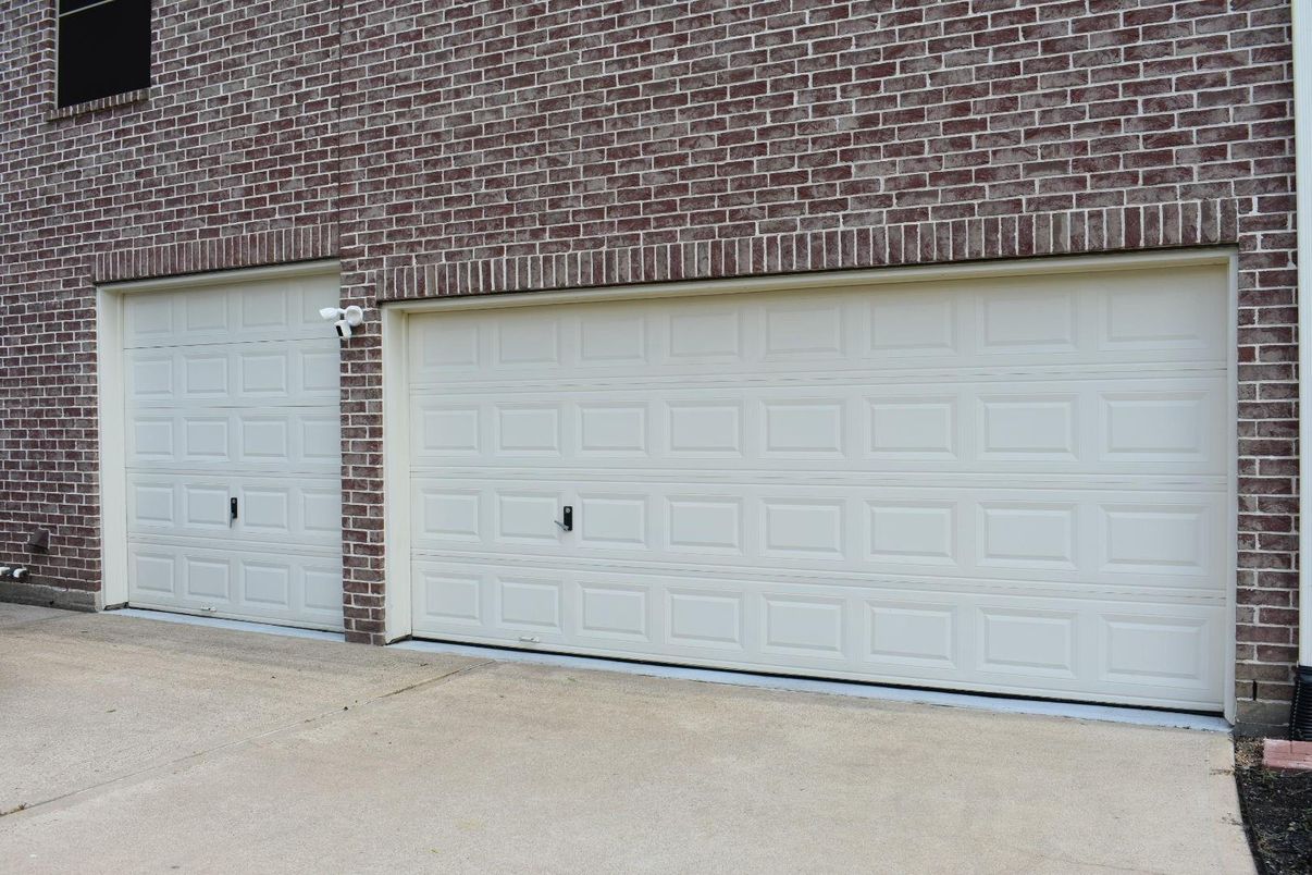 Detached Garage, Exterior