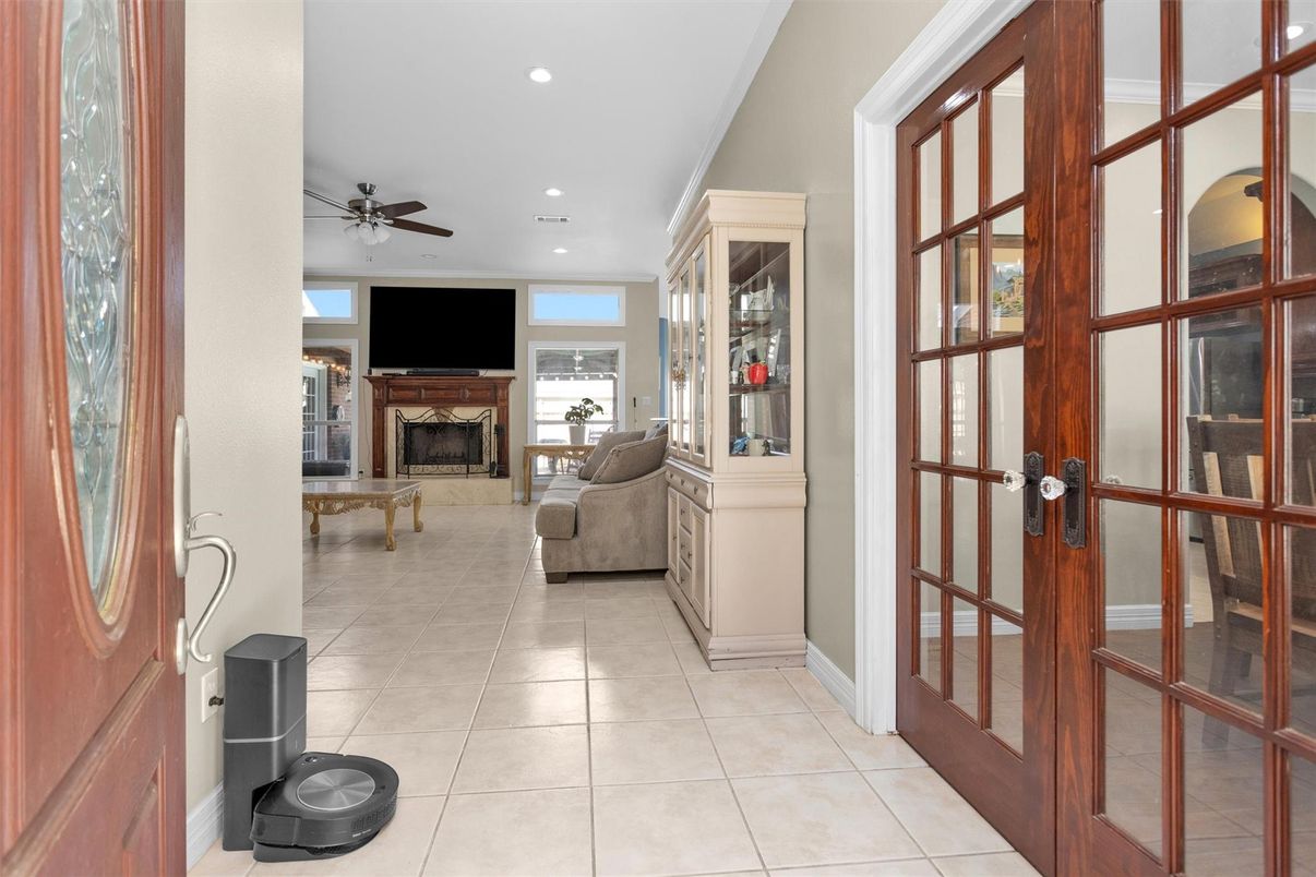 Fireplace, Interior, Recessed Lighting