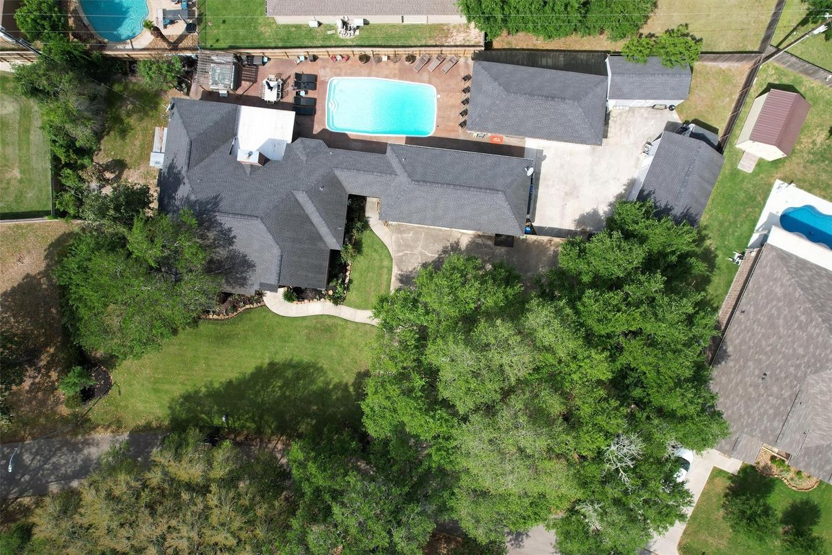 Exterior, Drone